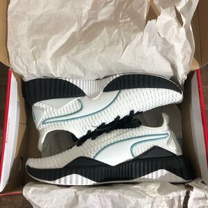 Puma Defy Jr White/Black/Aquifer Junior Kids Unisex Size 6.5C Sneakers 191557-01